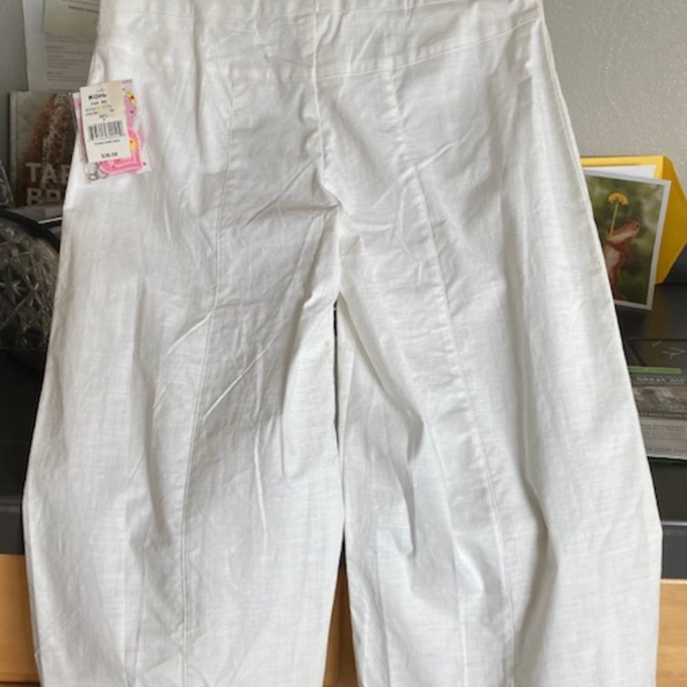 Linen-like Ivory capri pants w Spandex